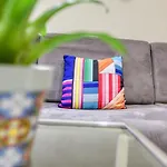 Апартаменты Charming 2br W/access To Pool In By 360 Estates Марсаскала