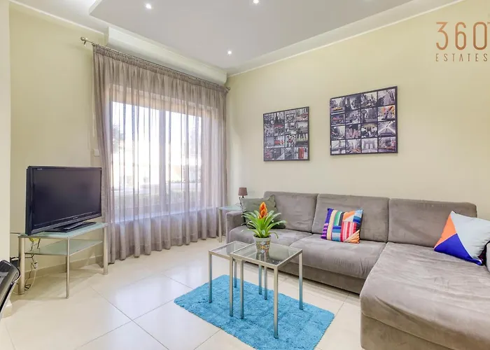 Charming 2br W/access To Pool In By 360 Estates Daire