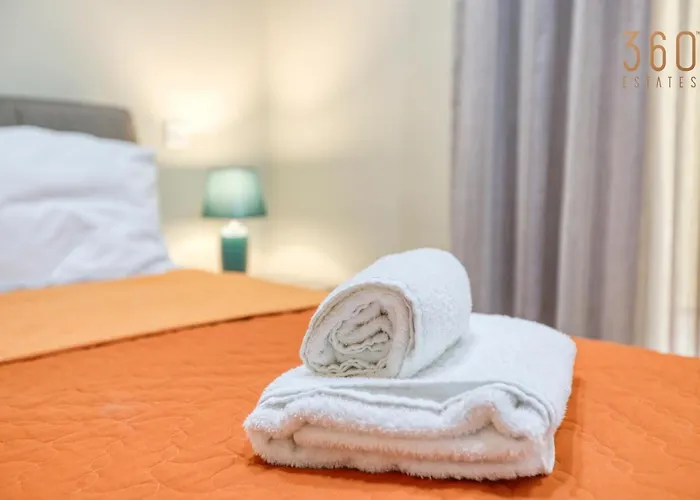 Charming 2br W/access To Pool In By 360 Estates Daire