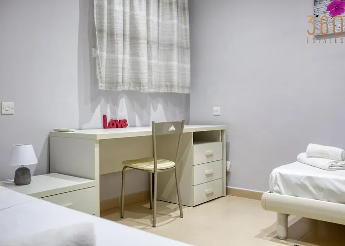 Charming 2br W/access To Pool In By 360 Estates