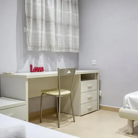 アパート Marsaskala Escape With Pool, Beaches & Local Charm