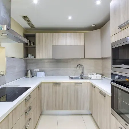 Escape With Pool, Beaches & Local Charm Appartamento Marsaskala