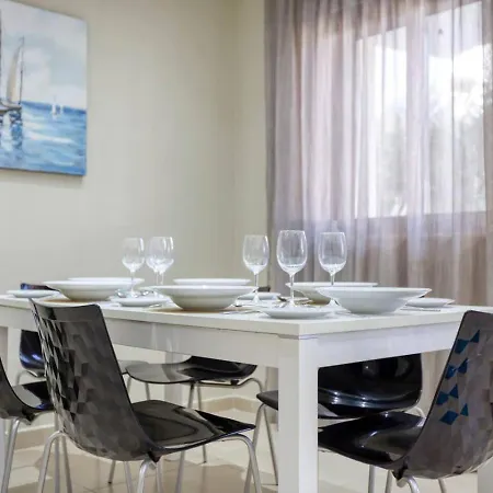 Escape With Pool, Beaches & Local Charm * Marsaskala