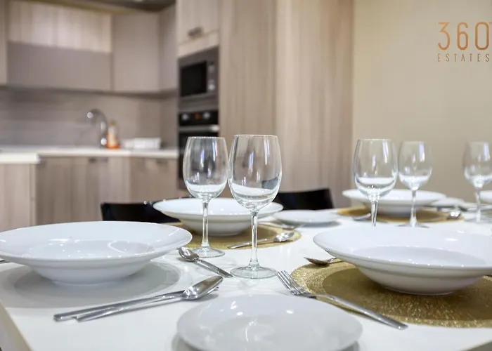 Charming 2br W/access To Pool In By 360 Estates Apartament